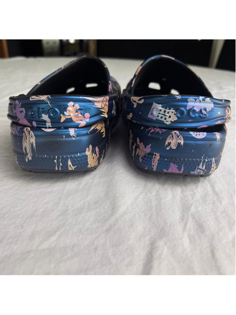 Crocs Walt Disney World 50th Anniversary Grand Finale Castle Clogs M 5 W 7 NWOB - Picture 3 of 10
